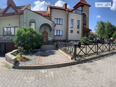 Продаж 3 поверхового таунхауса з ділянкою на 7 соток, 323.1 кв. м, 4 кімнати, на вул. Віденська • ID 34529779