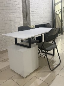 Здається в оренду місце для майстра манікюру 2800 грн плюс комунальні