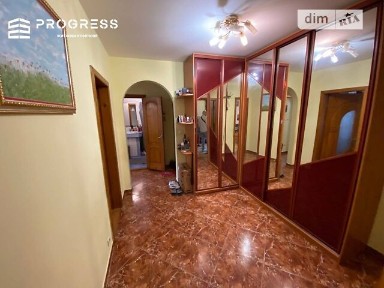 Івасюка вулиця, район Брати, Івано-Франківськ, вул. Івасюка 56 • ID 34684044