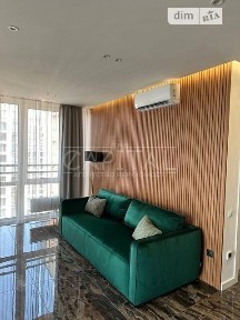 Київ, вул. Дніпровська наб. 18 • ID 34681747