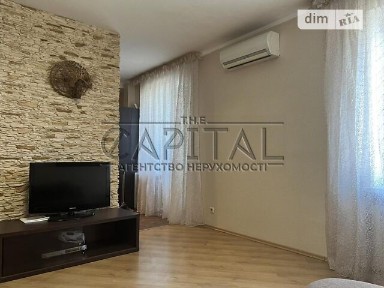 Волинська вулиця, район Солом'янський, Київ, вул. Волинська 10 • ID 34680800