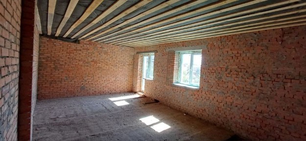 Квартира під ремонт з балконом і зоною барбекю