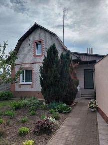 Продаж будинку в центрі смт Ріпки