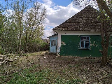Продається старий житловий будинок у селі Мала Слобідка