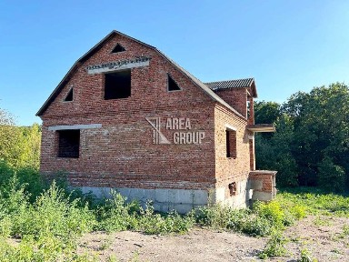 Продається будинок під дачу в гарному та тихому районі.