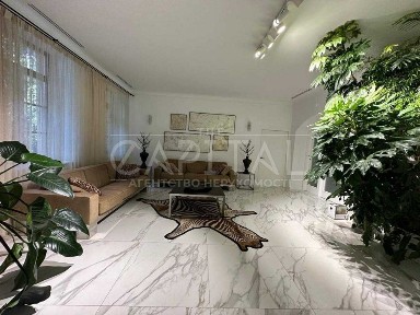Продаж / Будинок / 790 м2 / Козин / вул. Нова