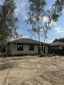 Будинок в затишній локації в розвиненому котеджному містечку!
