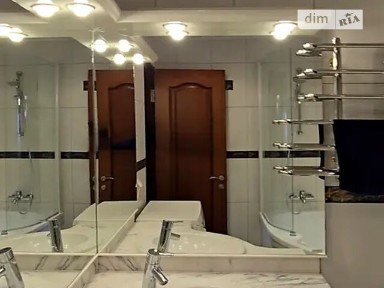 провулок Кості Гордієнка, мікрорайон Липки, район Печерський, Київ, метро Кловська, пров. Кості Гордієнка 1А • ID 34684456