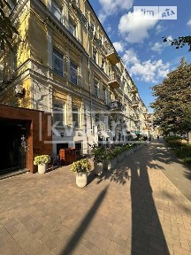 Богдана Хмельницького вулиця, район Шевченківський, Київ, вул. Богдана Хмельницького 29 • ID 34684444