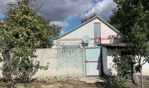 Продаж будинку в Краснопіллі з гаражем.