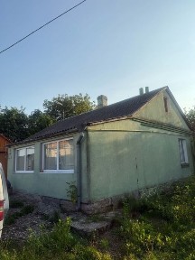 «Продам будинок Волинська область, Луцький район, с. Бережанка. садком, льохом та 2 гаражами»