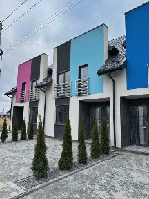 Однокімнатна квартира. Перший поверх з терасою і власним двориком
