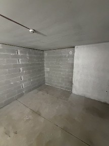 Склад, бомбосховище, підвальне приміщення. Причал 8