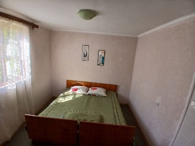 Продам два будинки на березі Дністра поблизу Бакоти