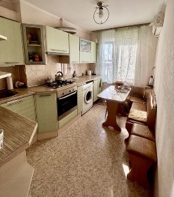 Продаж 2 кімнатної квартири вул. Космонавтів, зупинка Електронна.