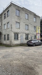 Здається в оренду 3-х поверховий адміністративний будинок під офіси, виробництво, по вулиці Гайдамацька 1, площею 2000 кв. м.