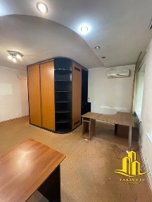 проспект Повітряних Сил, мікрорайон Чоколівка, район Солом'янський, Київ, метро Вокзальна, просп. Повітряних Сил 51, одноповерхова будівля • ID 34283247
