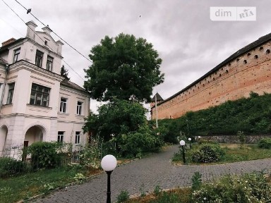Кафедральна вулиця, район Старе місто, Луцьк, вул. Кафедральна, площа 390 кв. м • ID 34688695