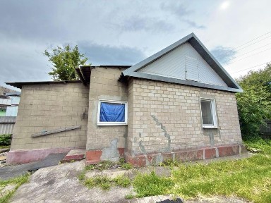 Продаж пів будинку район 10 школи