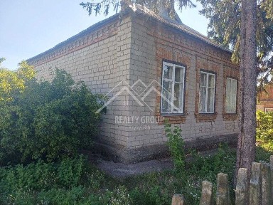 Продаж будинку в центрі с. Лозуватка з гаражем, літнею кухнею.