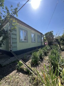 Продам будинок в житловому стані