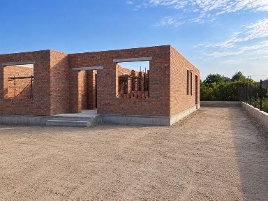 Продаж будинку з терасою на етапі будівництва в Борaтині