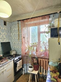 Продаётся 2 к. кв. Одесская Байрона 1/5