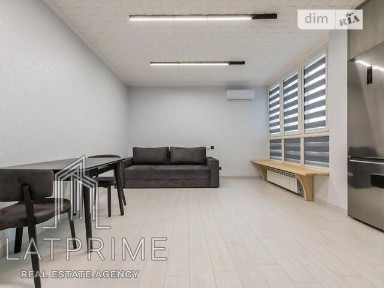 Продаж 1к квартири 32 кв. м на вул. Набережно-Рибальська дорога 27 • ID 34691178