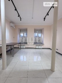 Продаж офісного приміщення 120 кв. м. на 1 поверсі на пров. Хрестовий 8/9, одноповерхова будівля • ID 34689763