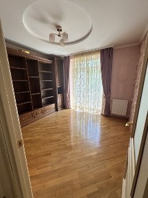 Оренда квартири 4 кімнати 120 м +2 паркомісця від власника