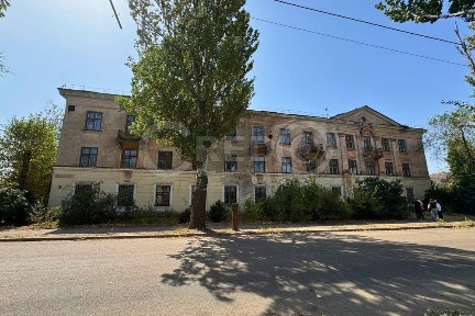 Продаж окремої 3-х поверхової будівлі, р-н Фрунзе