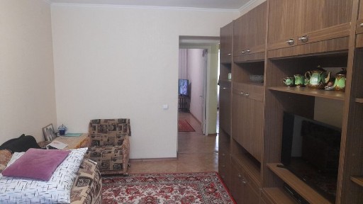 Продаж/обмін 2 кім. кв. р-н Ж/Д вокзала з ремонтом 3/5 Ц 48/29/7