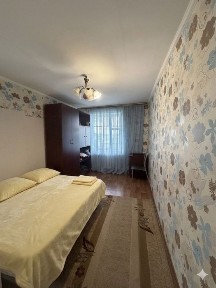 Продається простора 4-кімнатна квартира біля 5 ліцею | Панорамний вид | Торг