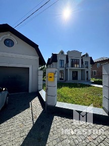 Продаж ексклюзивного будинку в престижному районі