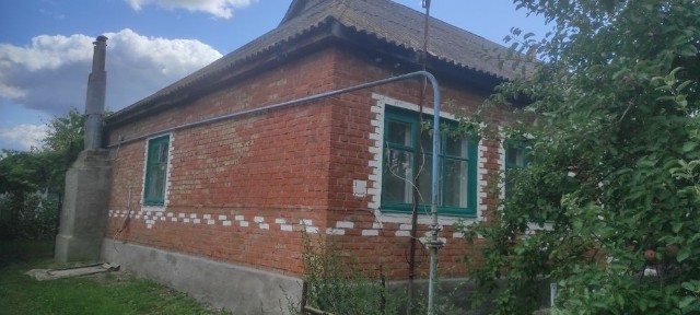 Продаєтьcя половина приватного будинку Охтирський р-н с. Вищевеселе