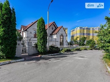 Продаж 3 поверхового будинку з опаленням і ділянкою на 14 соток, 1107 кв. м, 5 кімнат, на вул. Петра Радченка • ID 34694436
