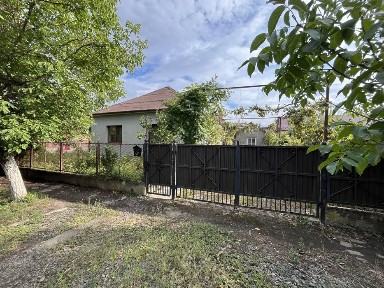 Продам будинок 75 м2 приват ділянка 6 сот Берегово вул. Пачовського 40