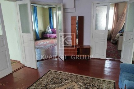 Продаж будинку в самому центрі с. Блиставиця. Мінімальне оформлення.