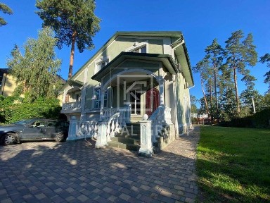 Продаж просторого будинку з ремонтом в лісовій частині Бучі.