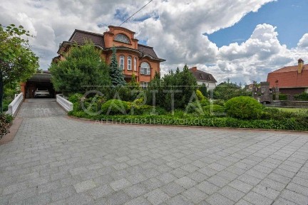 Резиденція 610 м² біля Києва | 36 соток | 2 басейни | автономність