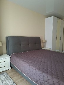 Продам однокомнатную квартиру 43 м. Двухконтурный газовый котёл, тёплые полы, 2кондиционера, Deye 16акб+5инвертор. Лифт на бесперебойном питании.