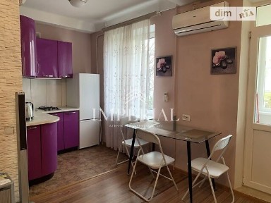 площа Оболонська, район Печерський, Київ, пл. Оболонська 25 • ID 34696713