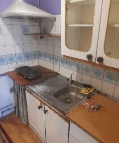 У продажу однокімнатна малогабаритна квартира