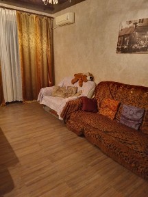сдам 2 комнатную квартиру. центр