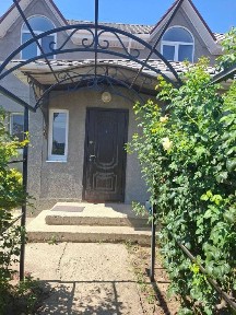 Нерубайське, продаж 2 поверхового будинку з гаражем та літньою кухнею з житловою кімнатою