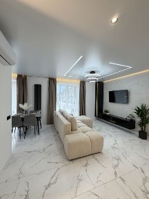 Продаж красивоі великоі 1 кім квартири 58 кв м з діоянкою та терасою