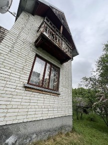 Продаж дачноі ділянки з будинком, сауною та басейном біля Львова