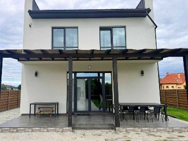 Продаж сучасного 5-кімнатного будинку в с. Бірки