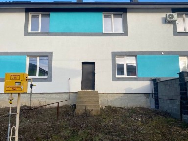 Котедж в районі Ювілейний з міськими комунікаціями