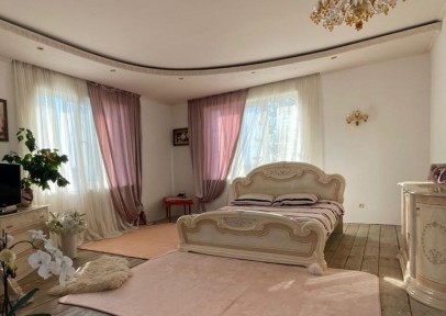 Дом с бассейном, Киевская Область, с. Ровжи, можно на месяц, Хозяин